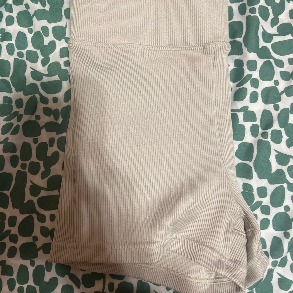 new alo shorts